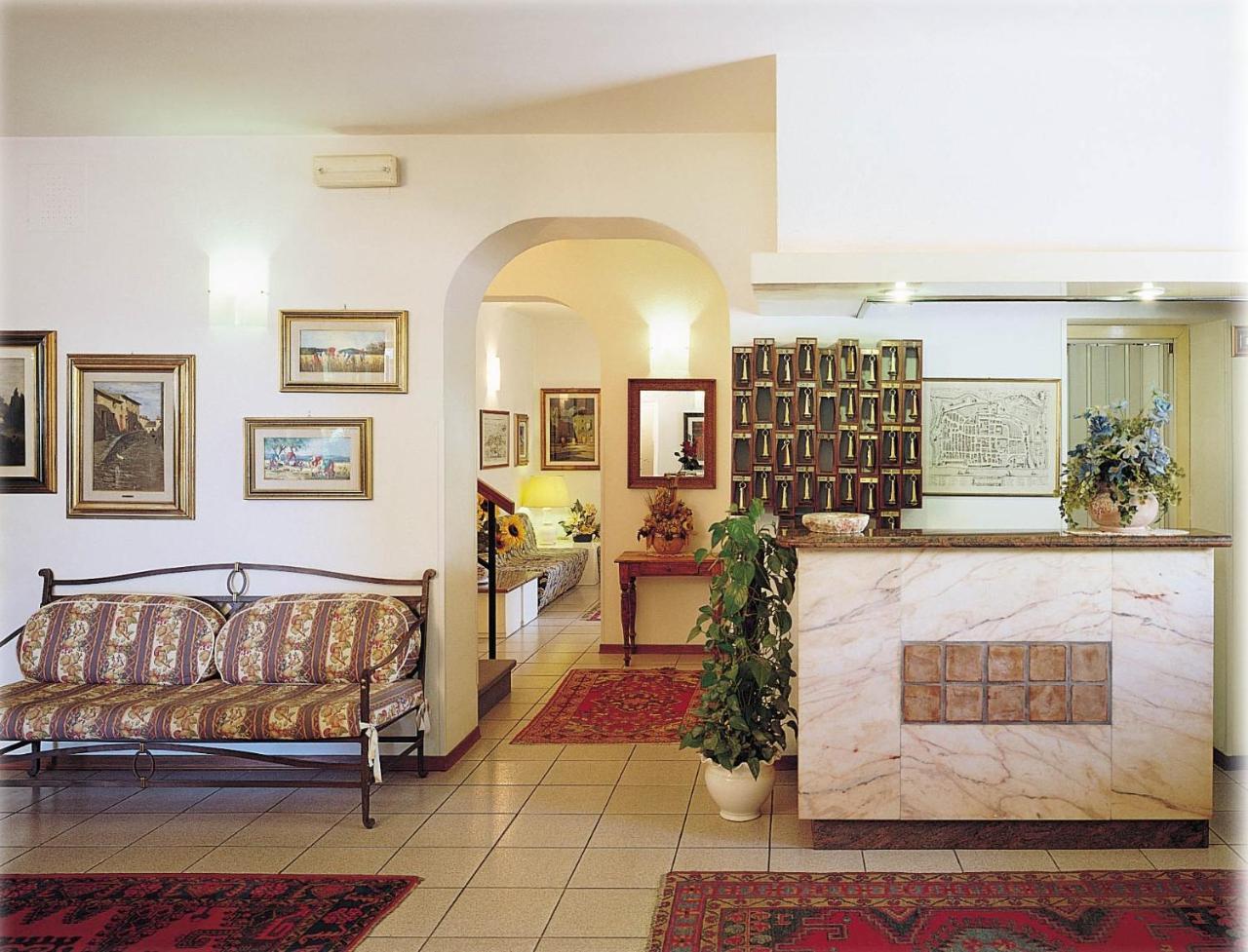 פאנו Hotel Angela מראה חיצוני תמונה