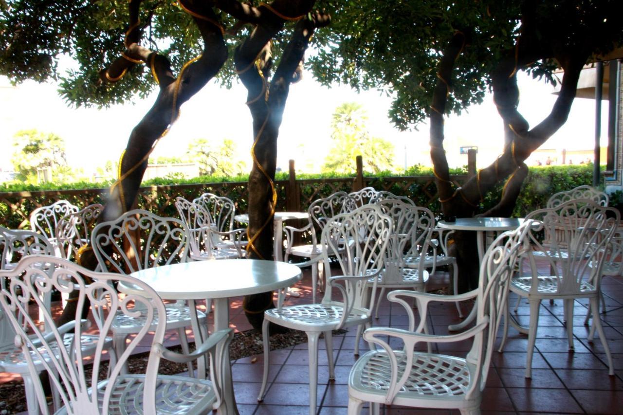 פאנו Hotel Angela מראה חיצוני תמונה
