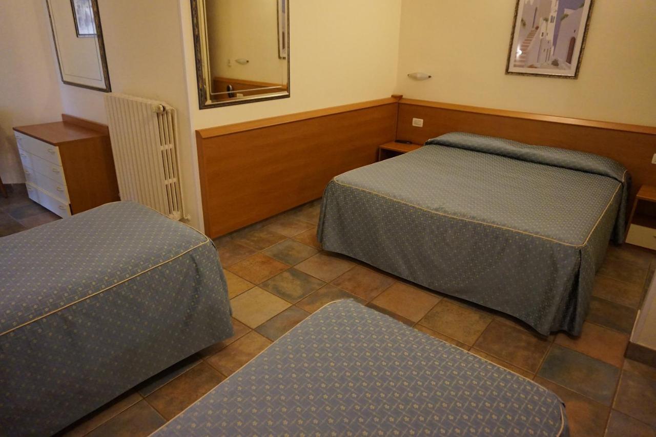 פאנו Hotel Angela מראה חיצוני תמונה