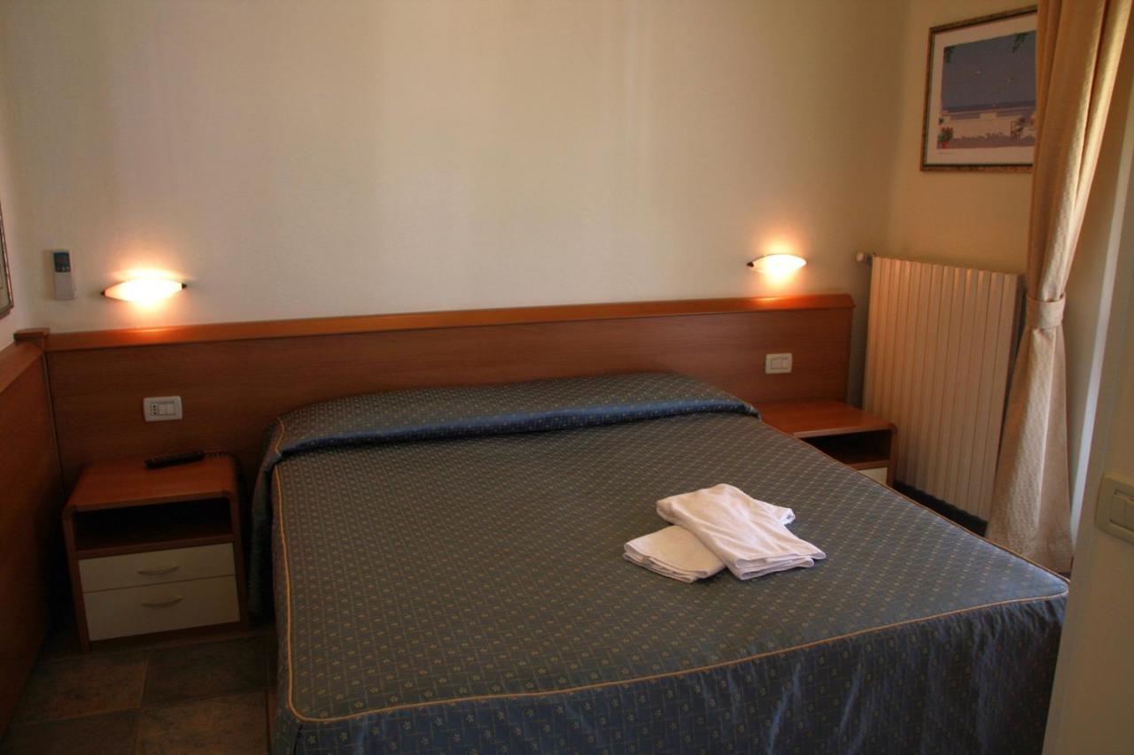 פאנו Hotel Angela מראה חיצוני תמונה