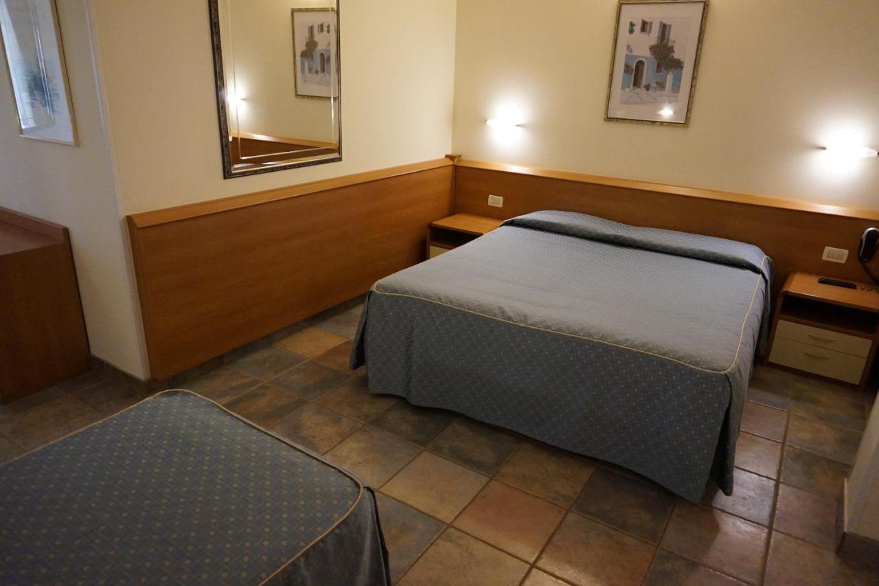 פאנו Hotel Angela מראה חיצוני תמונה