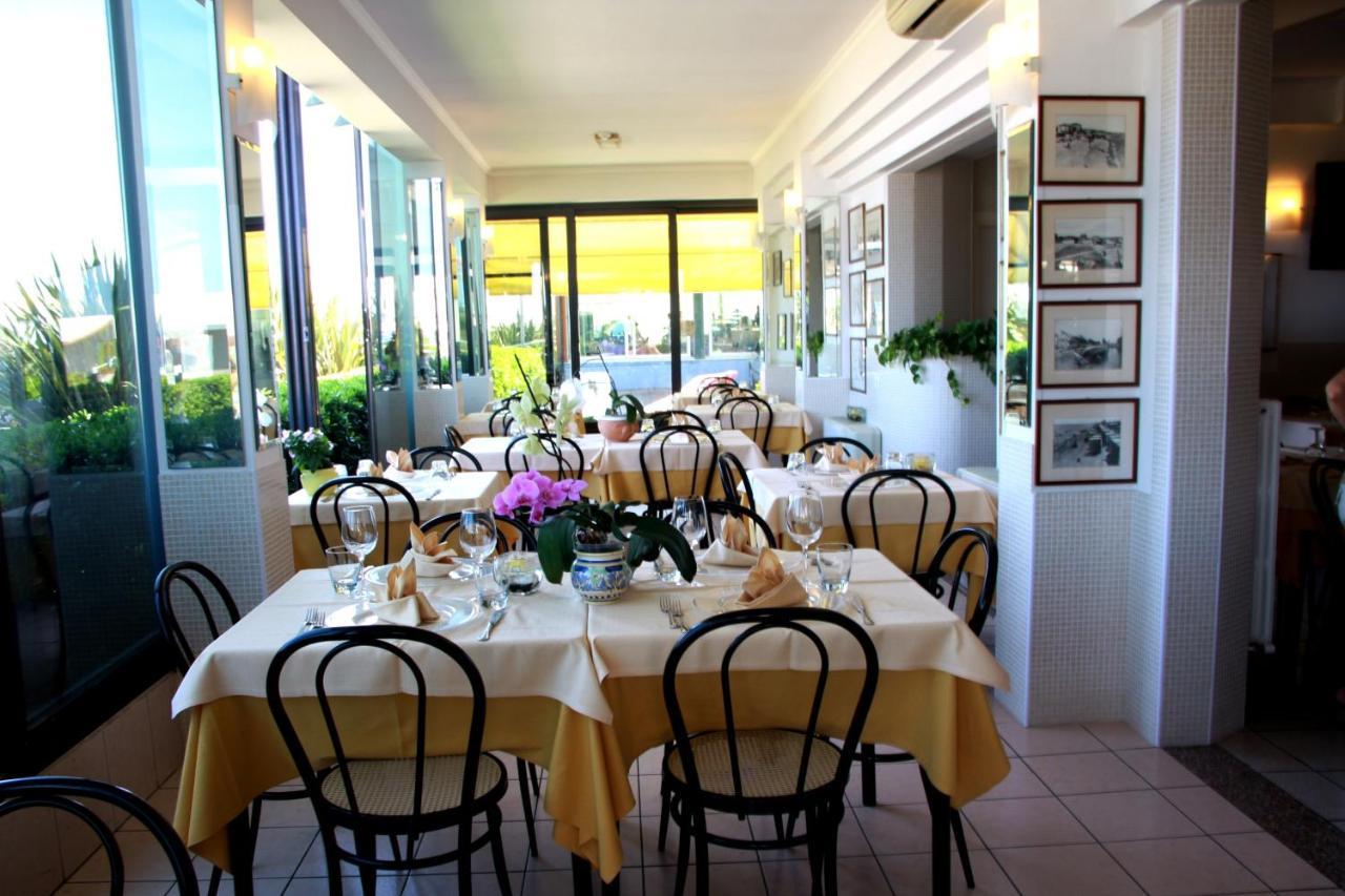 פאנו Hotel Angela מראה חיצוני תמונה